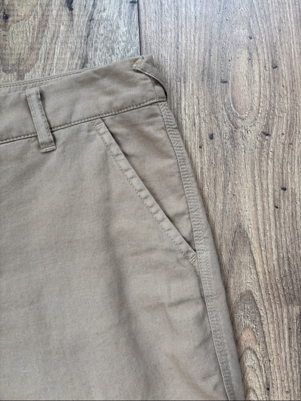 Women's J.Crew Linen-Blend Bermuda Shorts - Picture 2 of 6